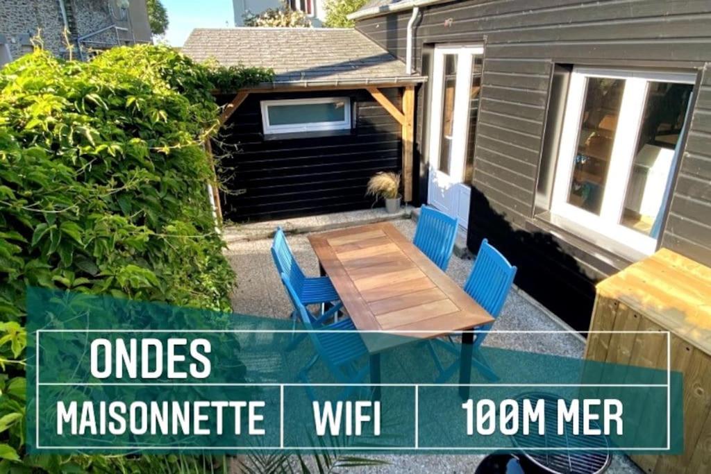 Maison de vacances Maisonnette,100m mer, proche St Malo/Cancale, WIFI bâtiment de gauche 3 Rue de l'Île Verte 35114 Saint-Benoît-des-Ondes