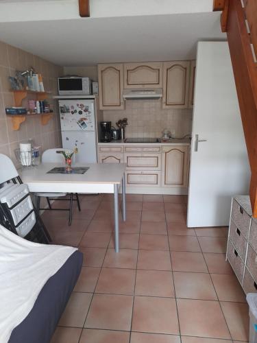 Maisonnette à deux pas de la plage dans résidence calme