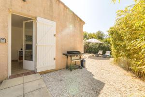 Maisonnette au cœur du vignoble à 300m de la mer proche de Porquerolles