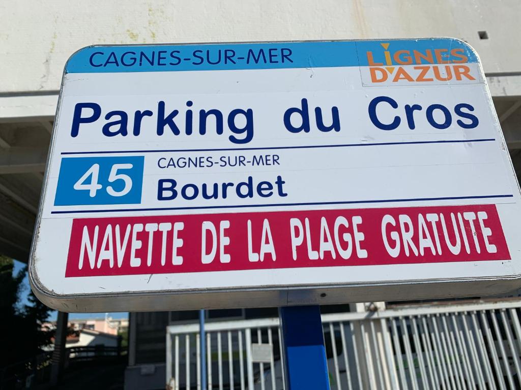Maisonnette avec terrasse privée 46 personnes à 5mn à pied des plages 56520 Guidel