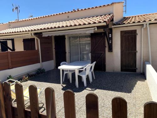 Maisonnette chaleureuse au pied du port