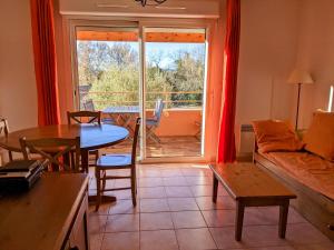 Maisonnette dans domaine avec piscine à Nyons, pays des olives