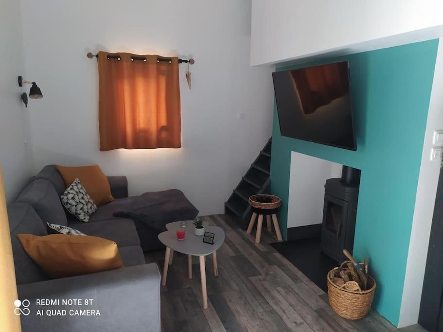 Maison de vacances Maisonnette en bord de rivière tout près du Mans La Bousselle 72650 La Bazoge