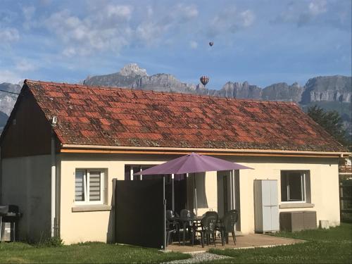 maisonnette entre lac de Passy et montagnes