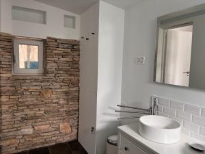 Maisonnette indépendante avec jardin/patio