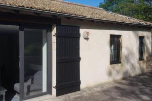 Maisonnette sur la Voie Verte à Berzé la Ville