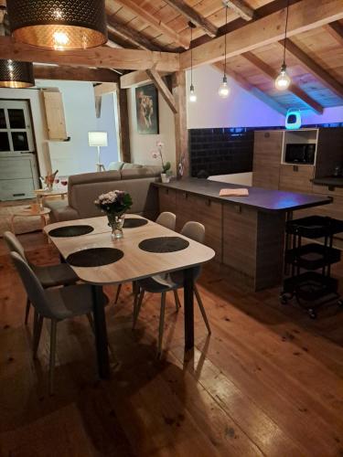 Maisonnette vue sur forêt