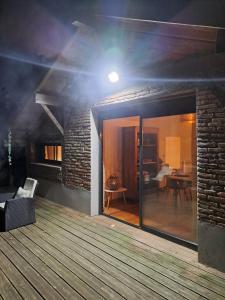 Maisonnette vue sur forêt