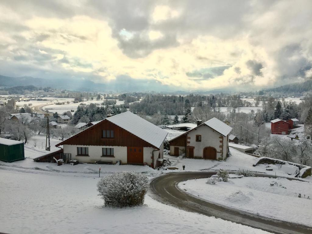 Maisonnette vue sur la montagne 4 Route du Guety, 88120 Vagney