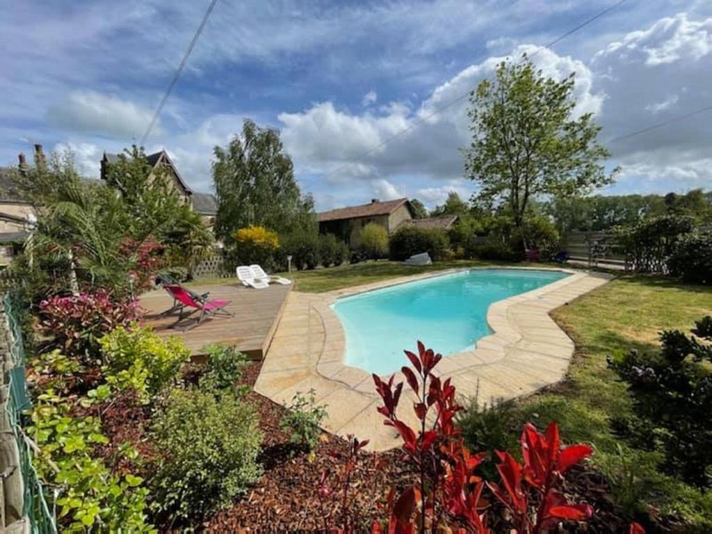 Maison de vacances Majestic Holiday Home in Clesse with Garden  79350 Clessé