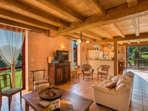 Majestic holiday home in Paleyrac with private pool