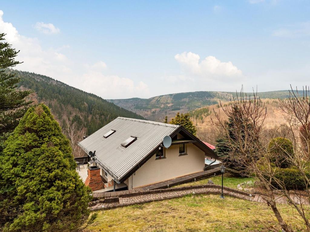 Majestic Holiday Home in Untersch nau with Jacuzzi , 98587 Unterschönau