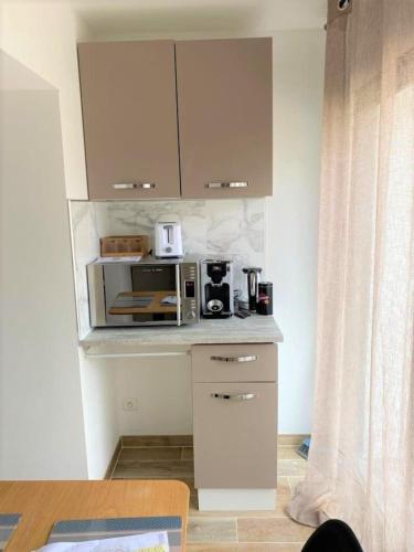 Majorbnb Confortable apartment close Suisse C3