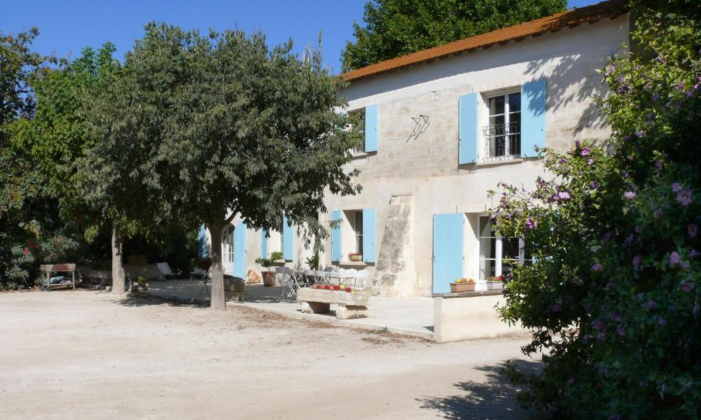 Maison de vacances manade Blanc - Gite la Fenière le Sambuc domaine de paulon 13200 Arles