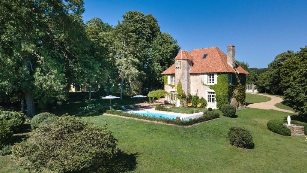 Maison de vacances Manoir de Thiot, Gîte sur Loire, Nevers, Bourgogne Château de Thiot 58160 Sauvigny-les-Bois
