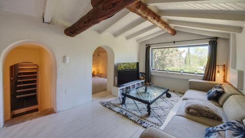 Mas des Alpilles au cœur de la nature avec piscine