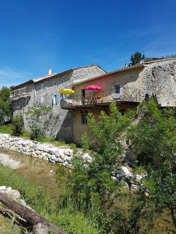 Maison de vacances Mas du Gua \ hameau de Rimouren 07700 Gras