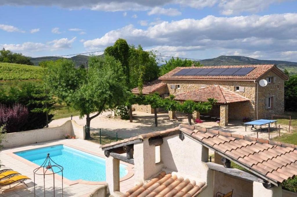 Maison de vacances Mas for 9 person(s) not overlooked with secure and private swimming pool. La Lauze 07460 Saint-Sauveur-de-Cruzières