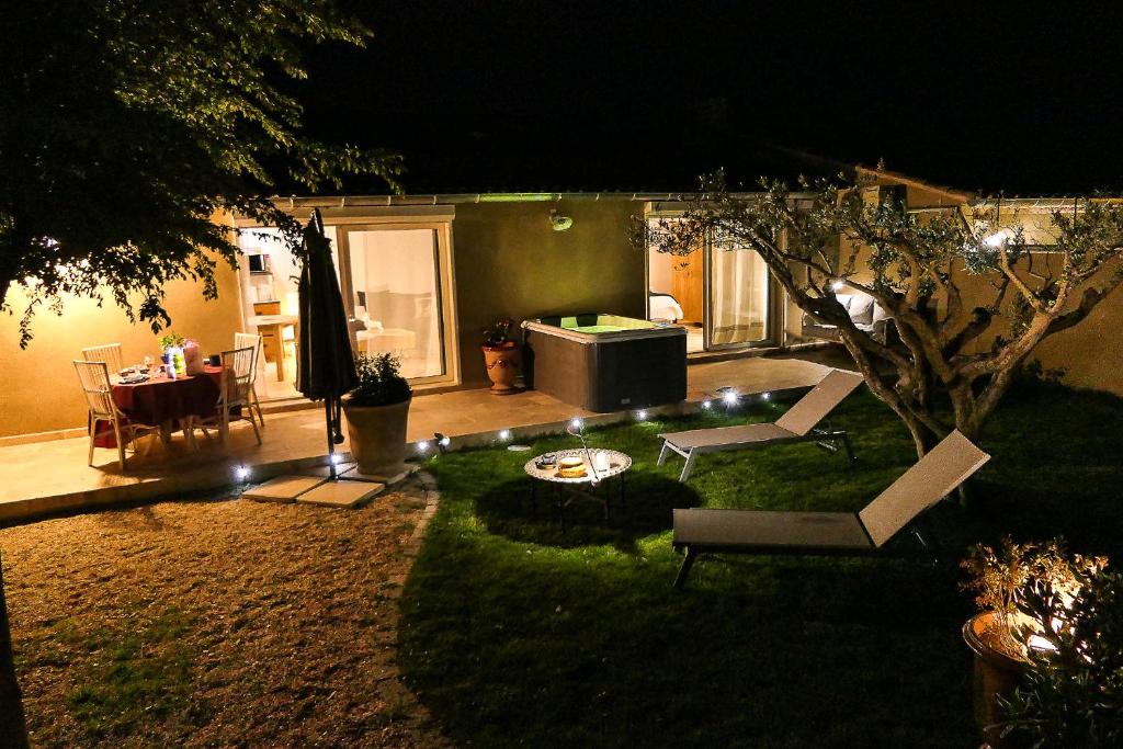 Maison de vacances mas luna route d'eyguieres 13310 Caphan