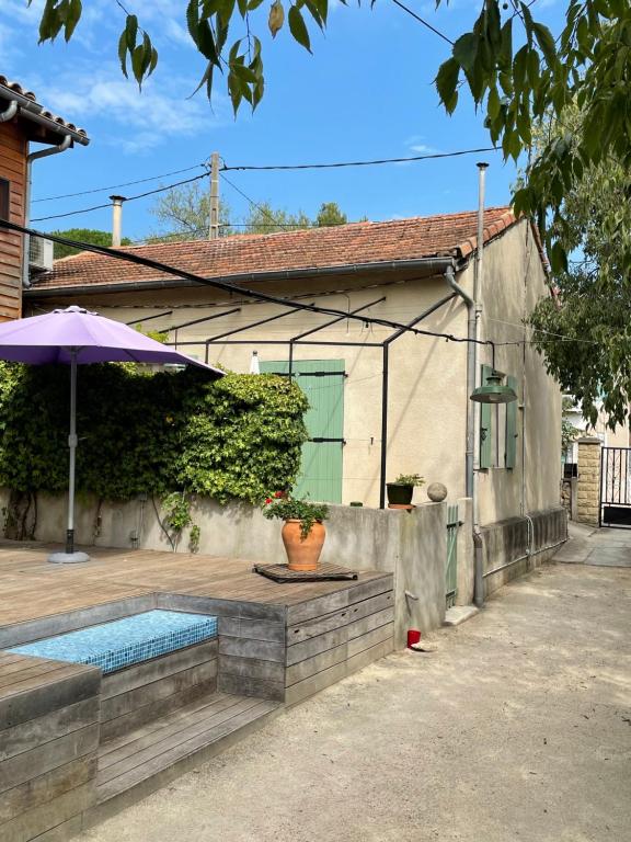 Maison de vacances MAZET avec spa 3 Rue De La Gazelle 30000 Nîmes