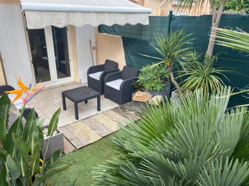 Mazet de vacances en duplex avec jardin accès piscine proche de Saint Tropez