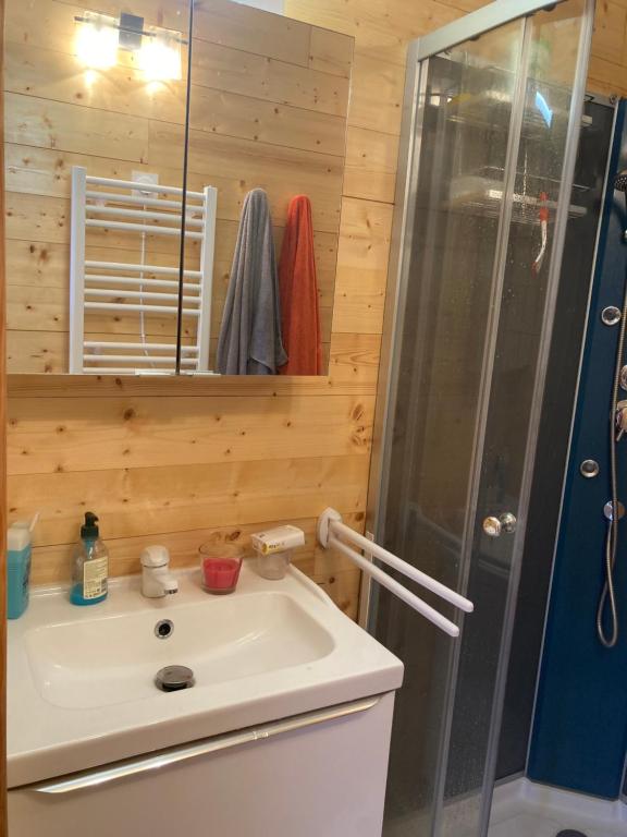 Maison de vacances MAZET JACUZZI PRIVATIF 4 Impasse de la Samaritaine 30000 Nîmes