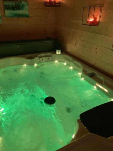 MAZET JACUZZI PRIVATIF