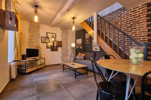 Melina - jacuzzi - maison avec cour climatisée proche cité médiéval