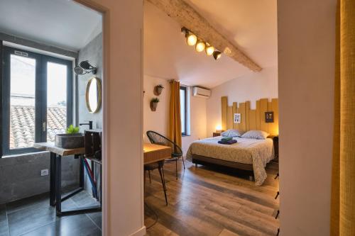 Melina - jacuzzi - maison avec cour climatisée proche cité médiéval