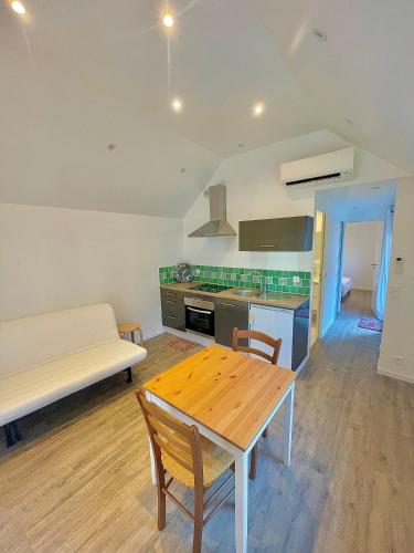 Milin Cabatous : charmante petite maison en pierre