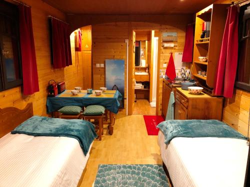 Millygite roulotte - 4 seasons Chalet-on-wheels