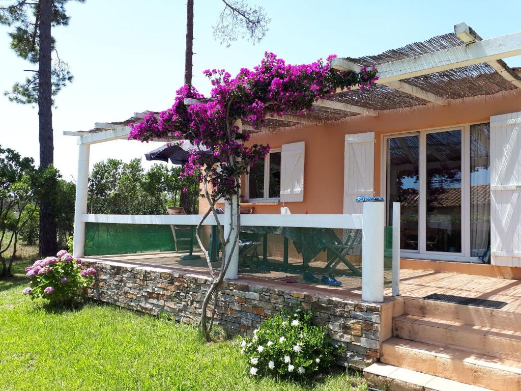 Maison de vacances Mini Villa à 100m de la mer avec prise de recharge élec privative Pianiccia 20145 Sari-Solenzara