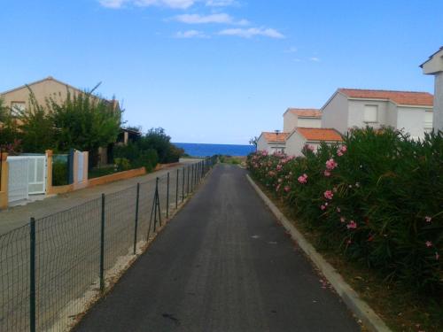 Mini villa T4 dans résidence avec piscine à 150 m de la plage