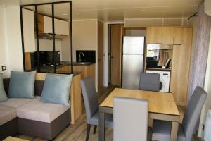 Mobil-Home OuiReves  577 face à la Méditerranée