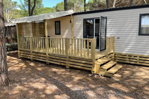 Mobil-Home OuiReves 74 face à la Méditerranée