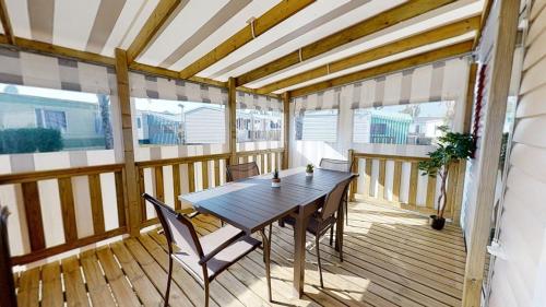 Mobile home avec piscine - 300 m plages