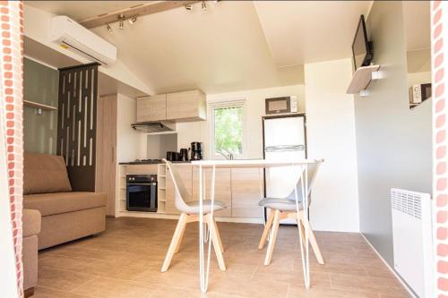 Mobile Home OuiReves 513 facing the Mediterranean
