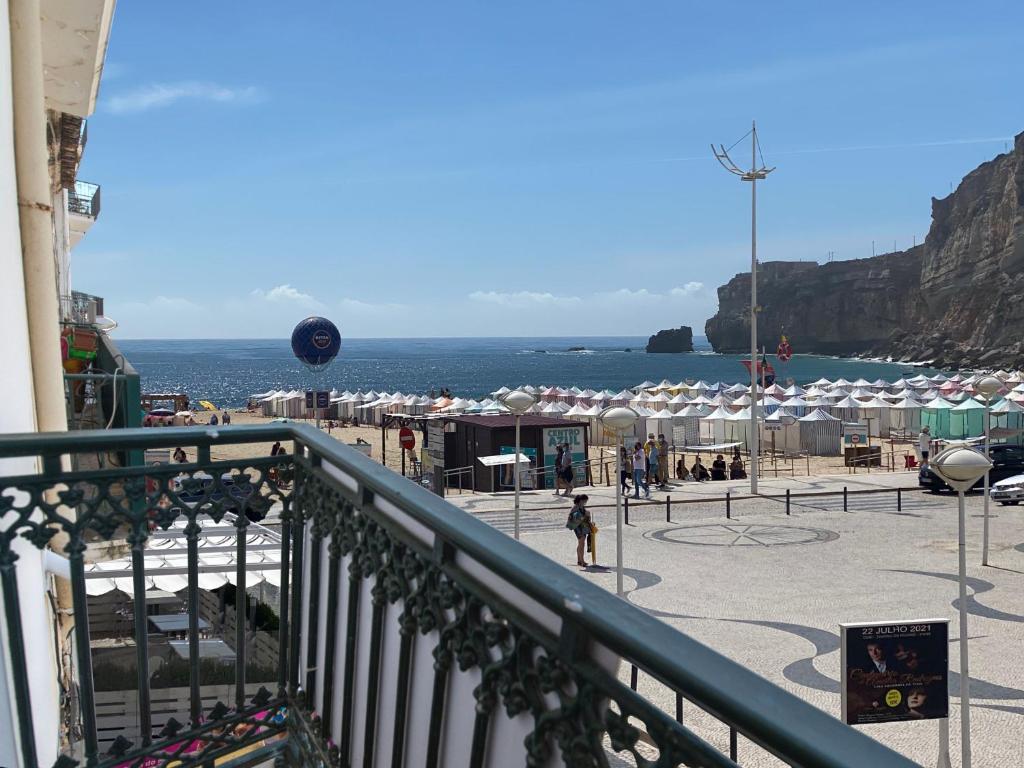 Modern 4 Bed House Beautiful Seaview and Location Praca Sousa Oliveira, 53, 2450-159 Nazare Nazaré