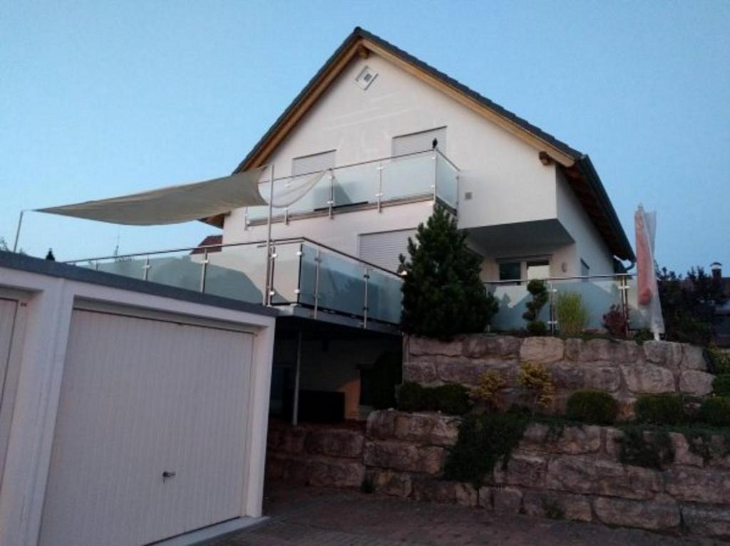Modern Boardinghouse close to Stuttgart 25min Gartenstrasse 9, 71292 Friolzheim
