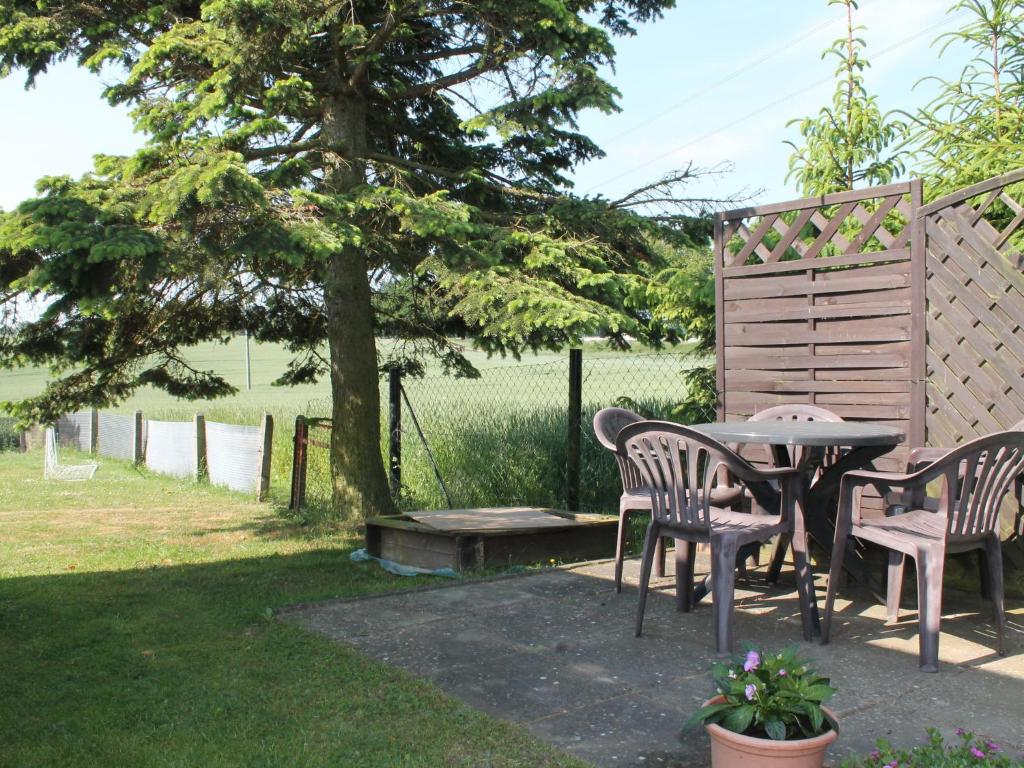 Maison de vacances Modern Bungalow in Damshagen in Terrace, Garden and Barbecue  23948 Damshagen