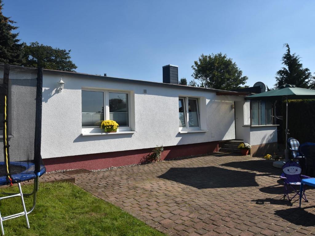 Modern Bungalow in Kr pelin with Garden , 18236 Kröpelin