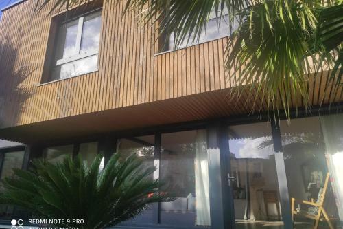 Modern family house in the heart of the city