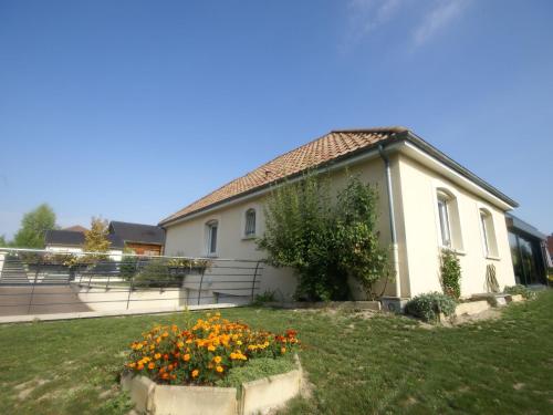 Modern furnishings quiet and comfortable house 10 minutes from Troyes