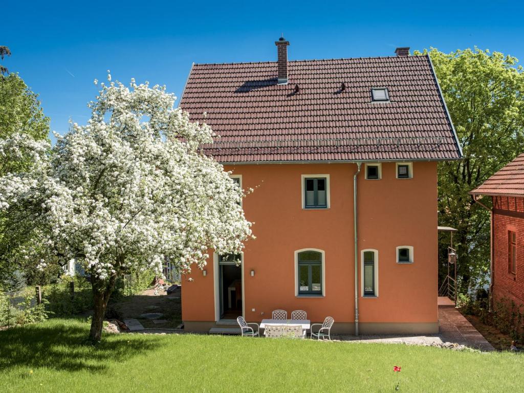 Maison de vacances Modern Holiday Home in Eisenach Thuringia with Terrace  99817 Eisenach