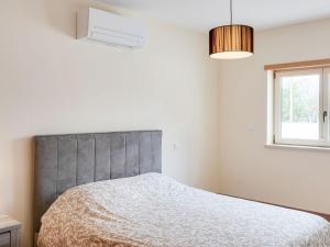 Maison de vacances Modern Holiday Home in Lisbon with private Pool Jacuzzi Casa Aur lie  2240-300 Almogade Région Centre