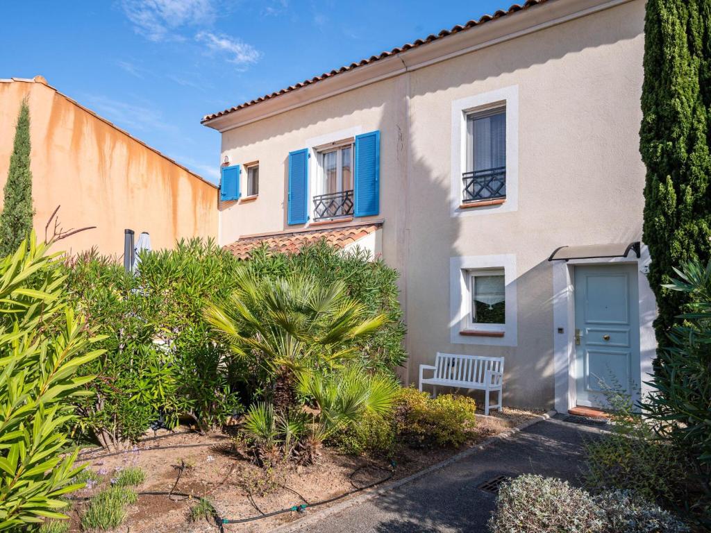 Maison de vacances Modern Holiday Home in Saint Rapha l with Private Pool  83700 Saint-Raphaël