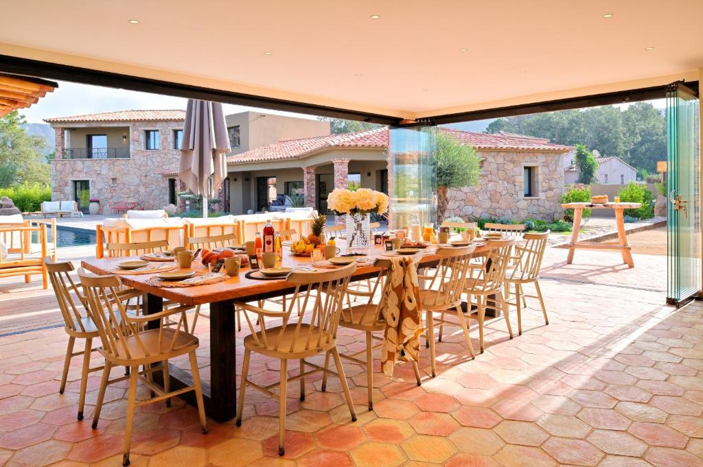 Modern Holiday Home in Saint Rapha l with Private Pool 83700 Saint-Raphaël