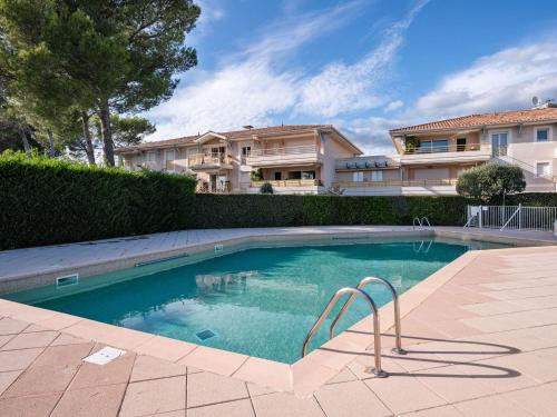 Modern Holiday Home in Saint Rapha l with Private Pool