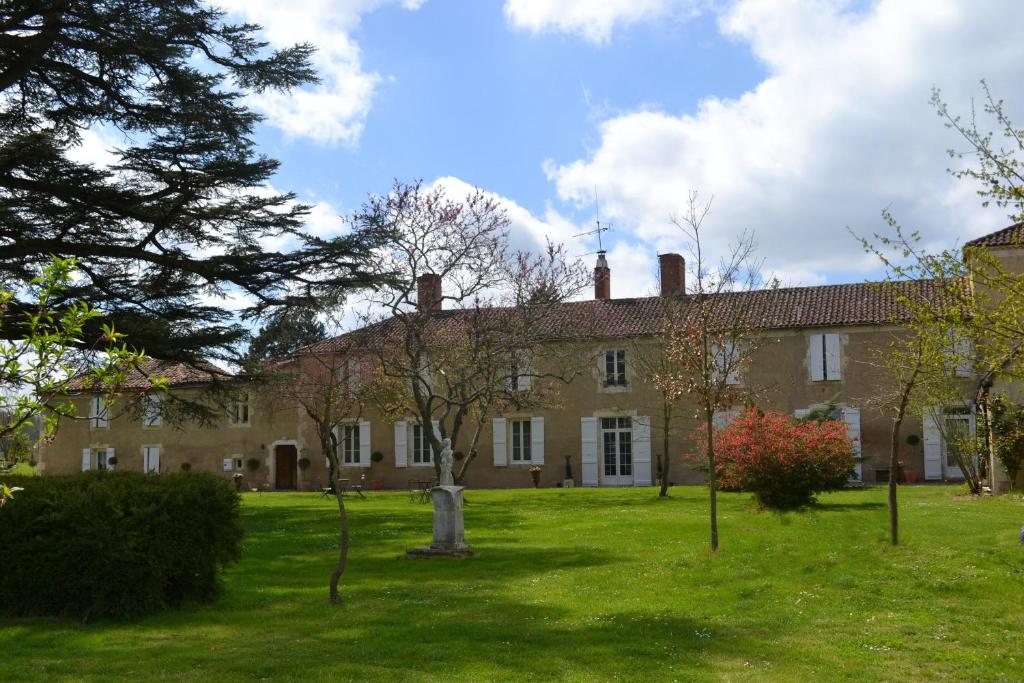 Modern Holiday Home in St Honor Les Bains near Forest 58360 Saint-Honoré-les-Bains