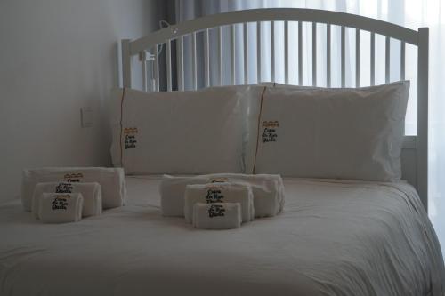 Modern house - air cond, free parking, breakfast